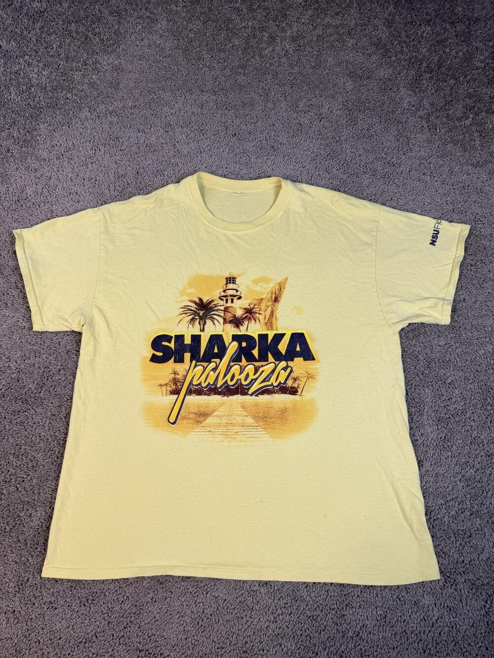 VTG Sharkapalooza Shirt Mens XL Yellow Florida Beach Graphic Crew Neck Y2K
